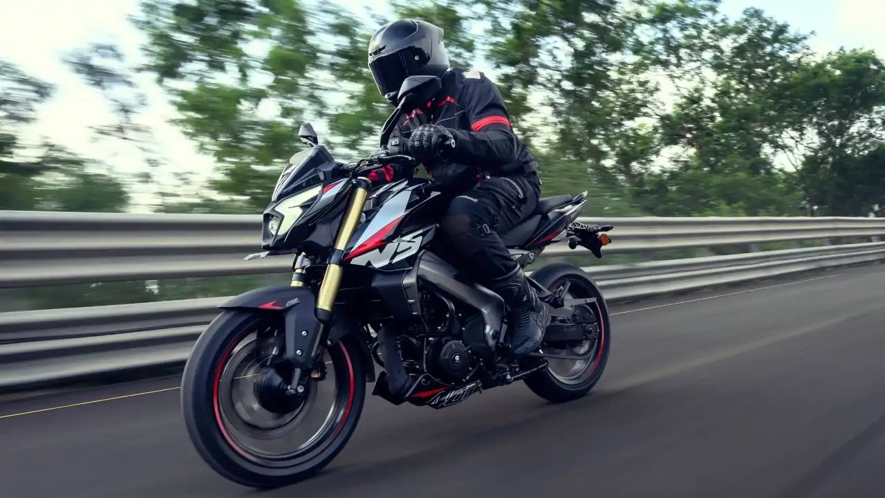 Bajaj Pulsar NS400Z Launches at ₹1.90 Lakh with 5‑inch TFT