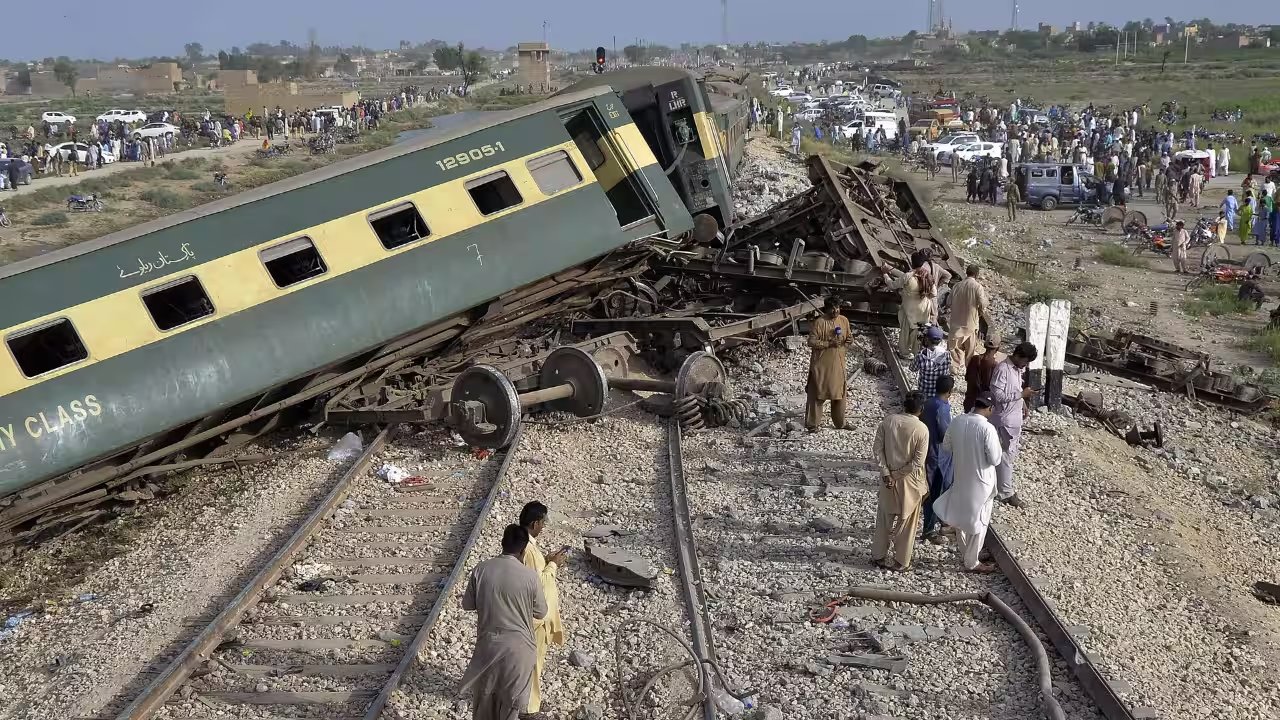 Rehman Baba Express Derailed Near Sher Shah, 5 Dead in Punjab