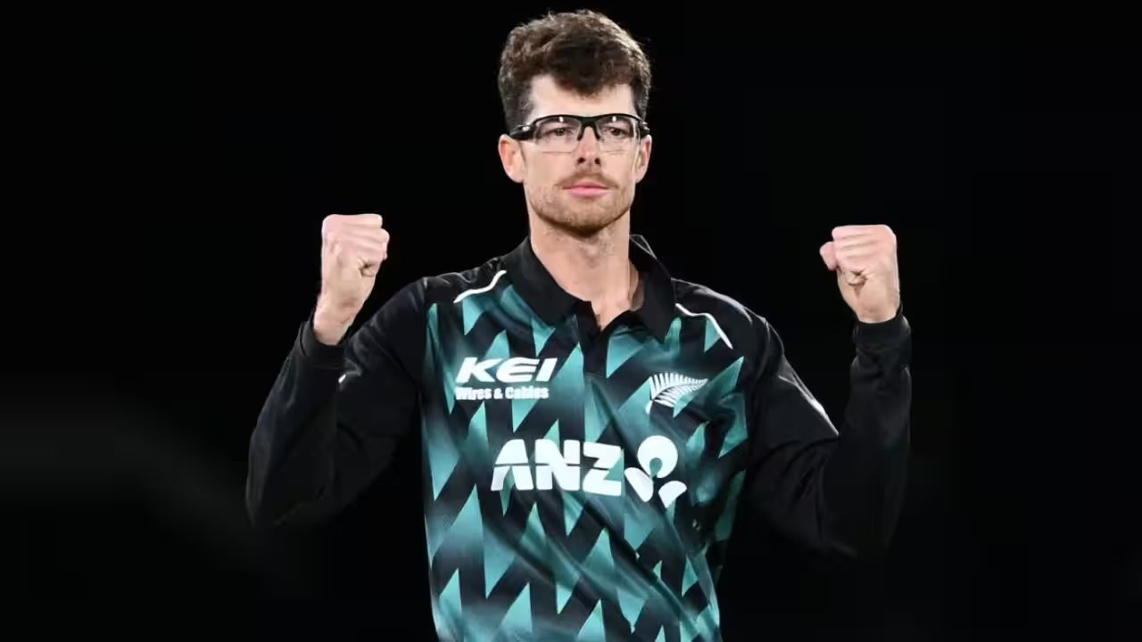 Santner Takes 32nd Wicket vs India, Overtakes Sodhi to Lead All-Time T20I List