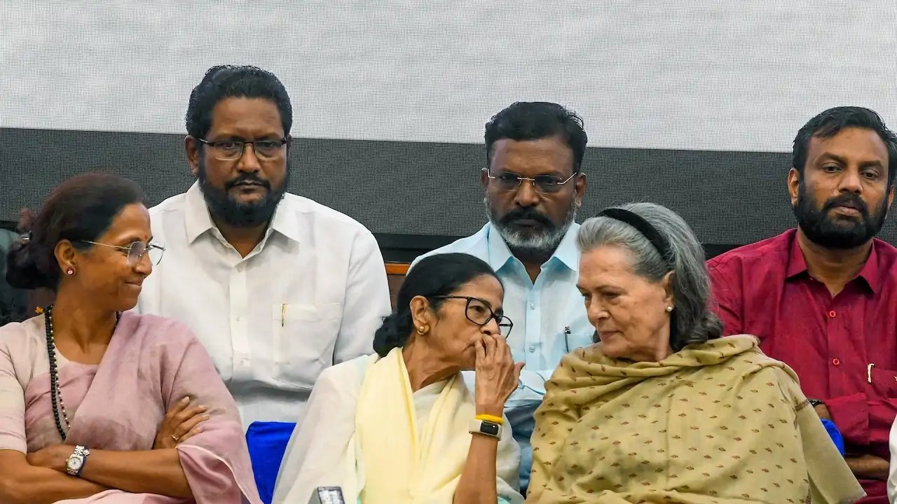 Sonia Gandhi and Mamata Banerjee Demand CEC Gyanesh Kumar Resignation on June 8