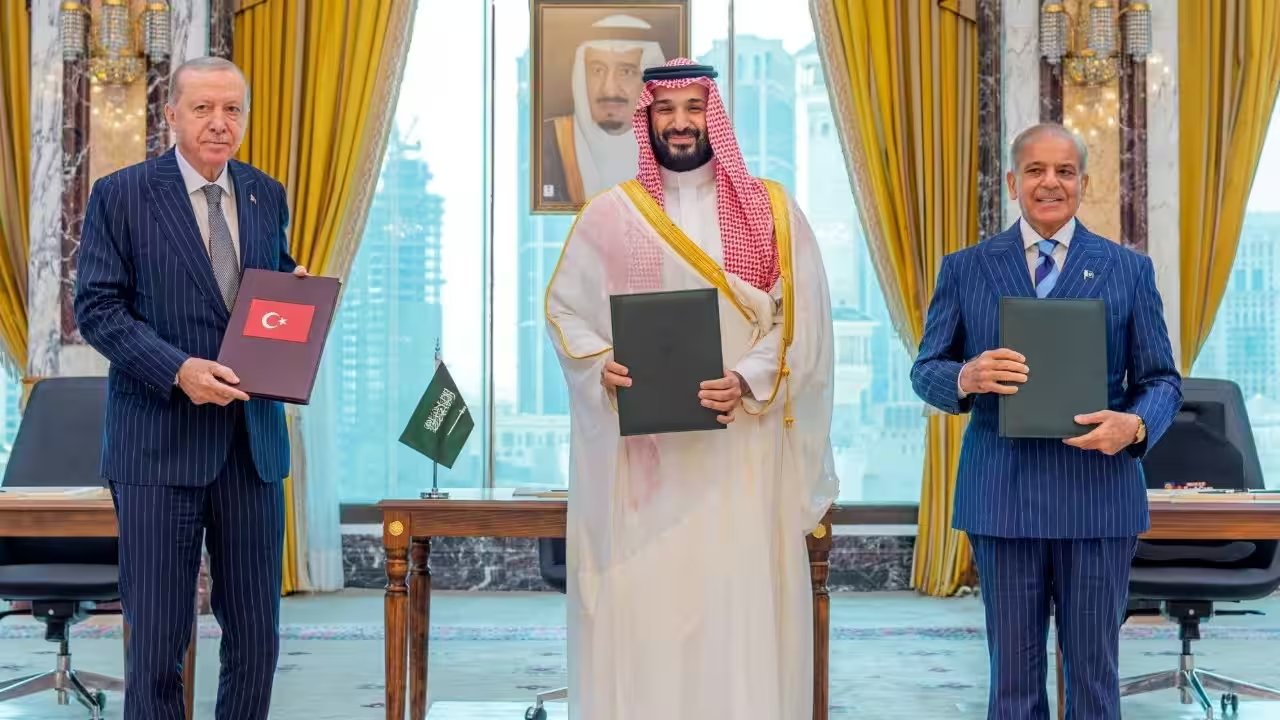 Turkey, Egypt, Saudi, Pakistan Foreign Ministers Endorse Riyadh's Self-Defense Amid Houthi Attacks
