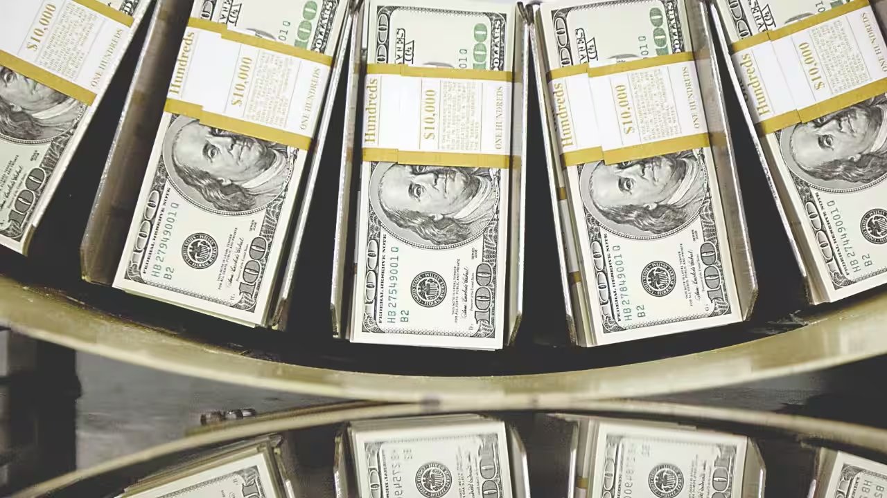 US Consumer Prices Surge 3.7% in September as Gasoline Rises 9.1%