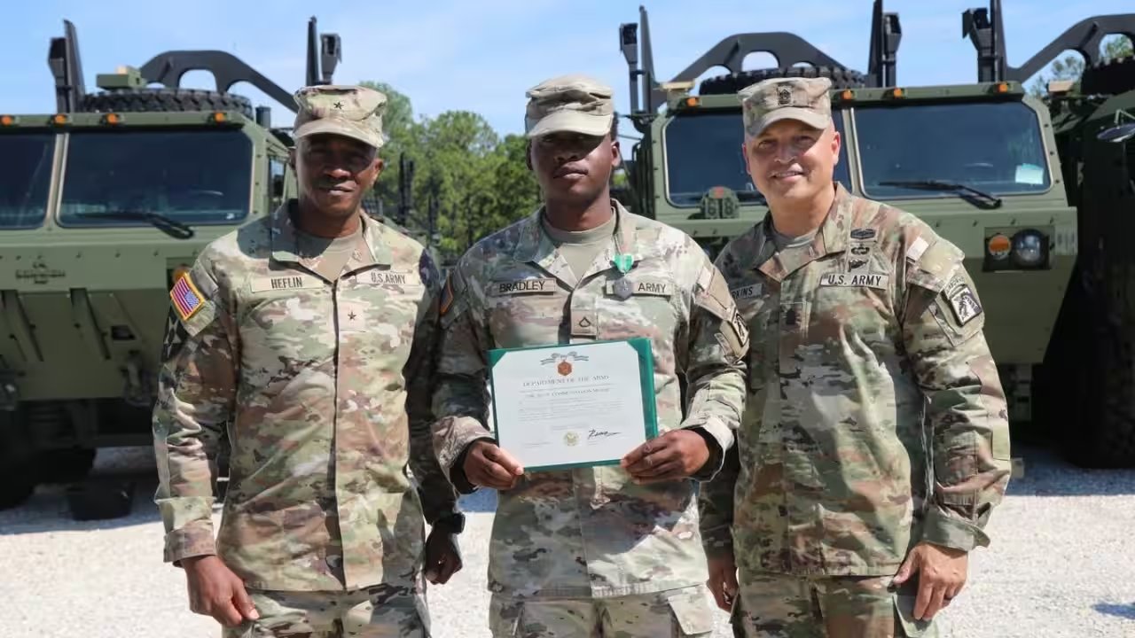 Fort Bragg Soldier Stephen Bradley Earns Commendation Medal After Saving Gunshot Victim