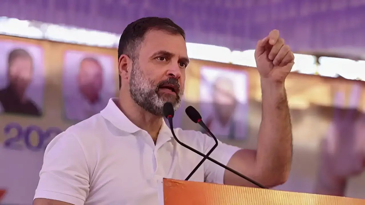 Rahul Gandhi Accuses Delhi Police of Detaining Hundreds at Jantar Mantar