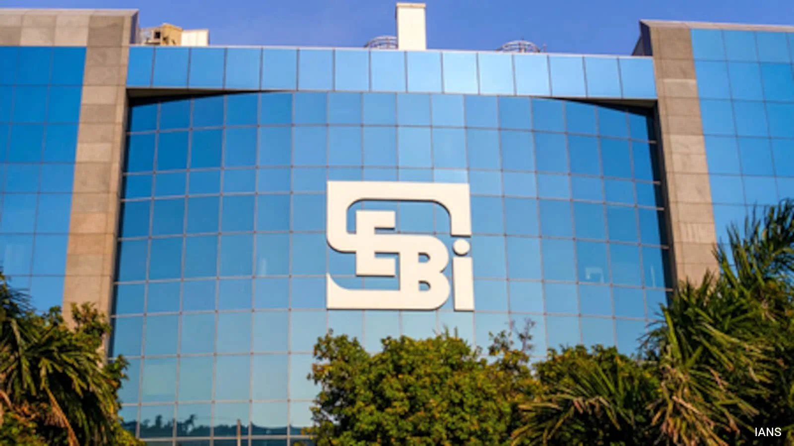 SEBI Drops Closing Auction Settlement, Restores 30-Minute VWAP Rule for Derivatives from December 7