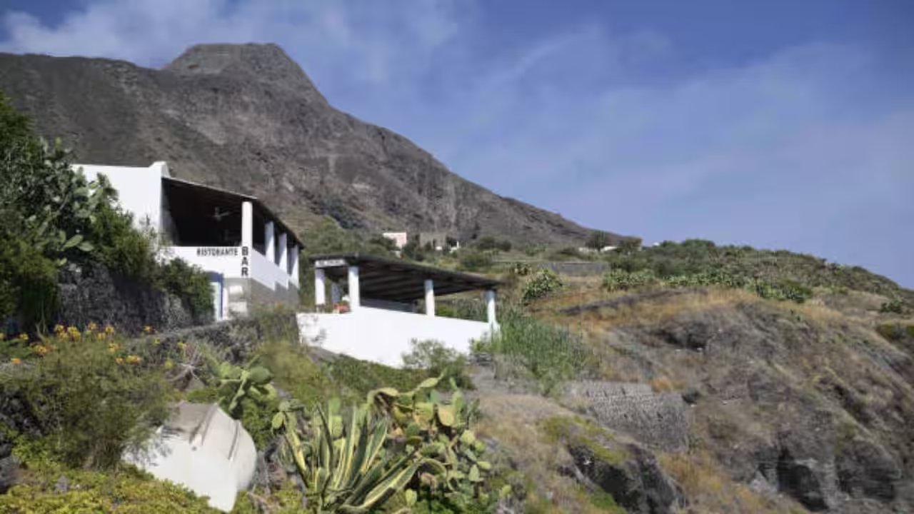 Italian School Reopens After 20 Years for One Girl on Stromboli Volcano