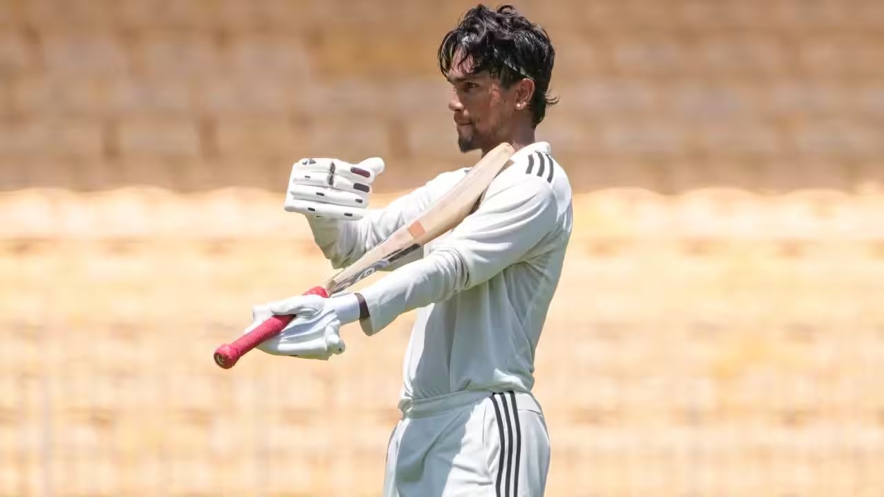 Kumar Kushagra Earns India Call‑Up, Inspires Jharkhand’s 3‑Point Ranji Start