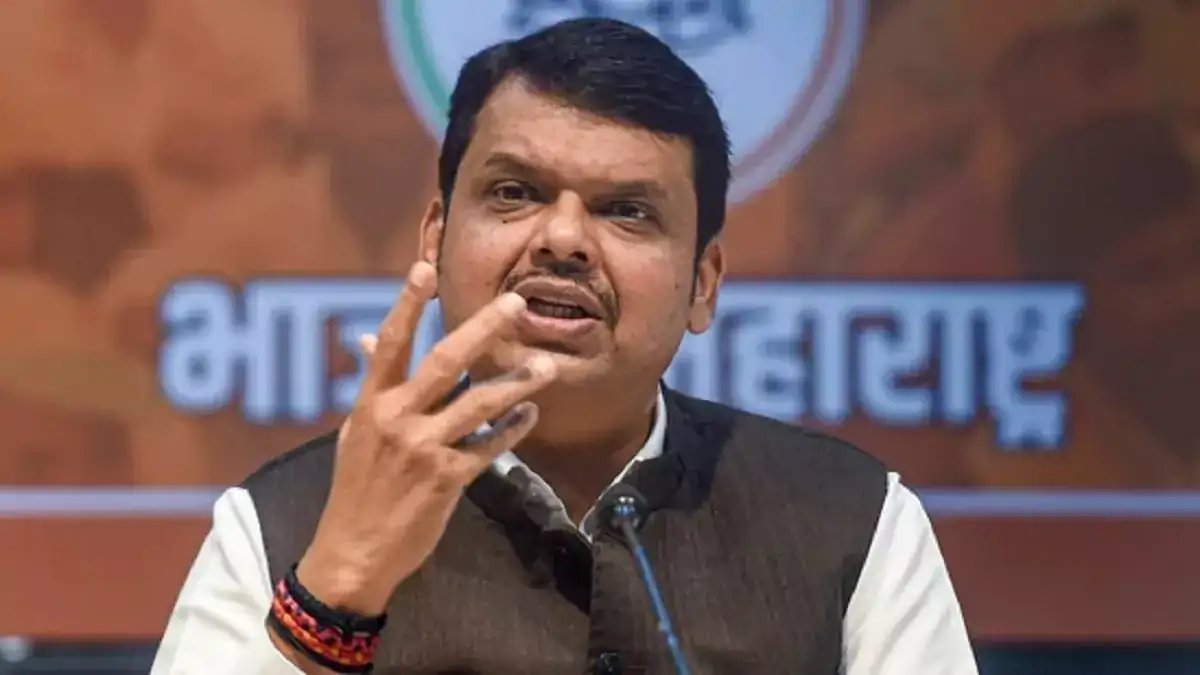 Fadnavis Calls Uddhav and Raj Thackeray Protest 'Ghajini' at Mumbai Rally