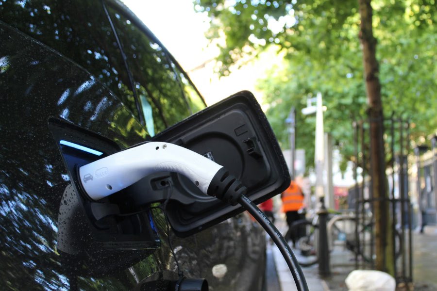 India Mandates 20% EV Parking in New Buildings, Reshaping Real Estate Value