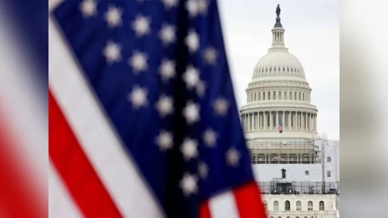 Federal Reserve Likely Holds Rates at 3.75‑4% Ahead of Midterms