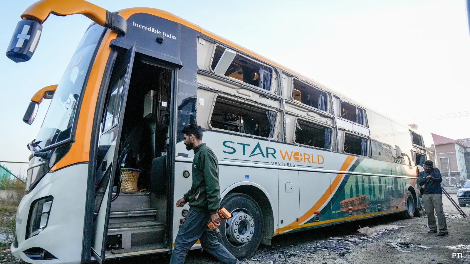 Delhi‑Srinagar Bus Stone‑Pelted Near Doraha, Punjab, Sparks Investigation