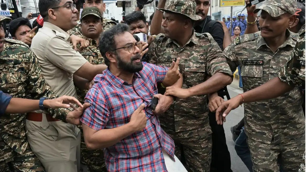 Delhi Police Attacks MP John Brittas, Drops Him Near Roadside Amid CJP Protest