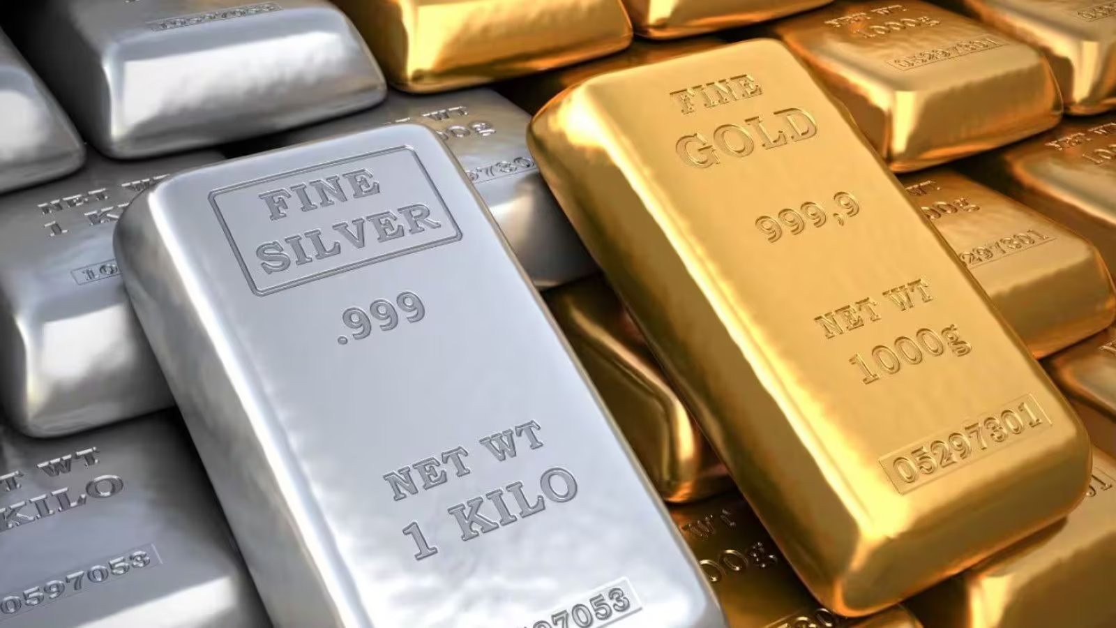 MCX Gold Futures Slip 0.62%, Silver Follows Same Drop Amid Fed Hints