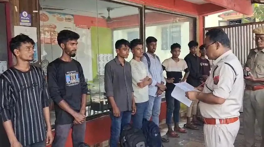Nine Bangladeshi Nationals Arrested at New Bongaigaon Railway Station, Assam Police Say