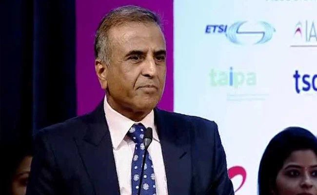Macron Awards Bharti Founder Sunil Mittal France’s Highest Civilian Honor, Ceremony Set for October 28