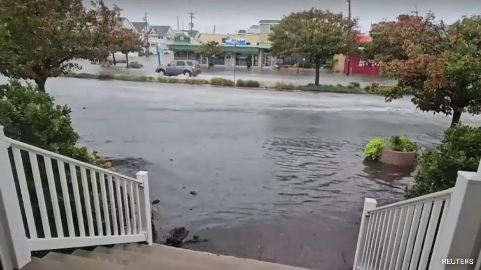 Storm Kills Brooklyn Worker, Leaves 100,000 Without Power in Northeast