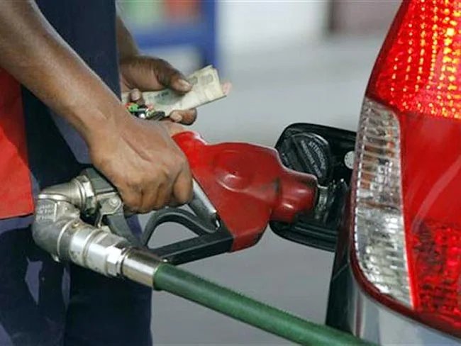 MP Petrol Dealers Block UPI Over Rs 2,000, Cite 0.4% Fee