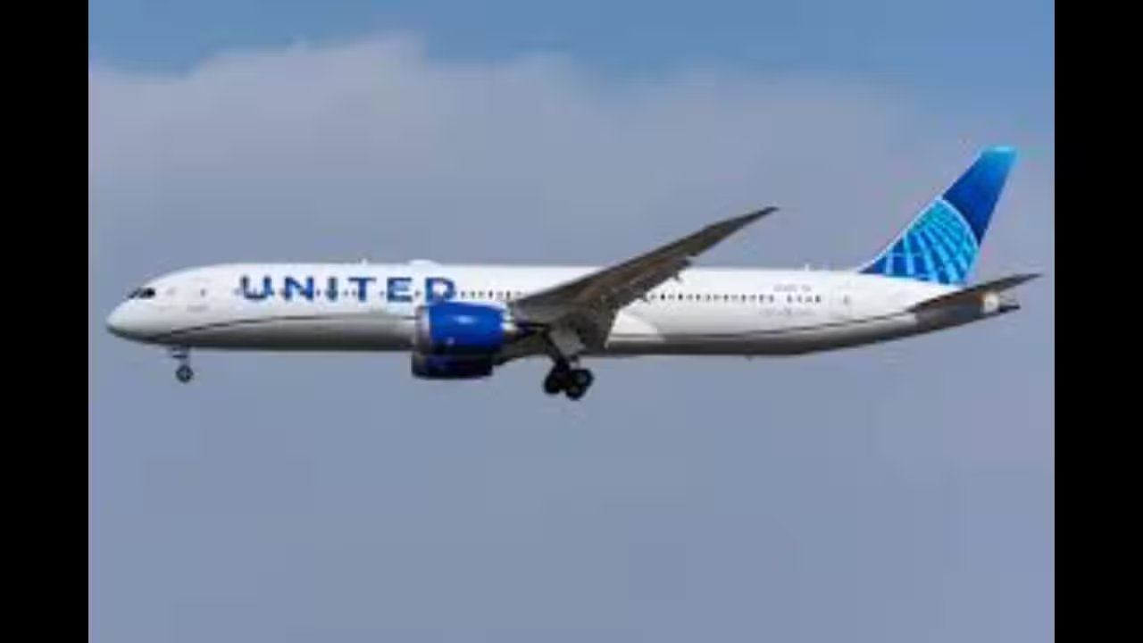 United Flight 1681 Returns to Las Vegas After Passenger Texts Hijacking Threat