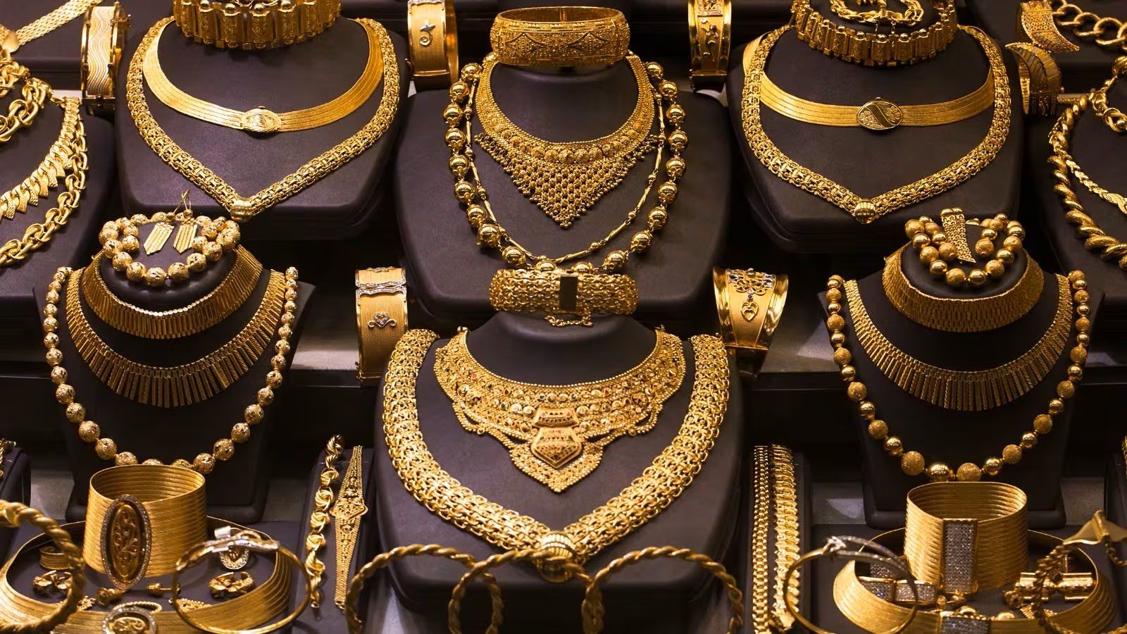 Kalyan Jewellers Offloads Coimbatore Land For ₹86.16 Crore As Shares Fall 2.95%