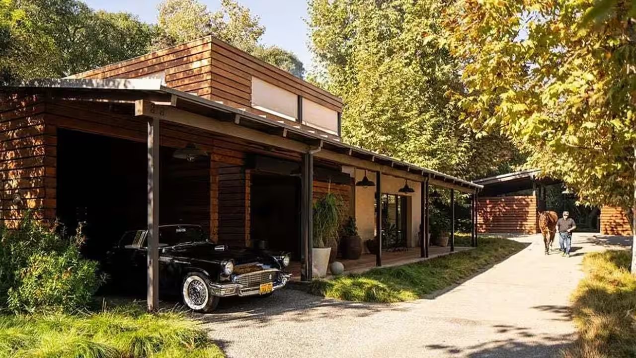 Steven Spielberg Pulls $29.9 M LA Ranch From Market