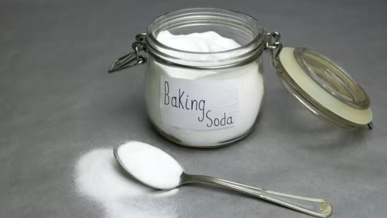 Baking Soda: The Kitchen Staple That Erases Sticky Countertops in Minutes
