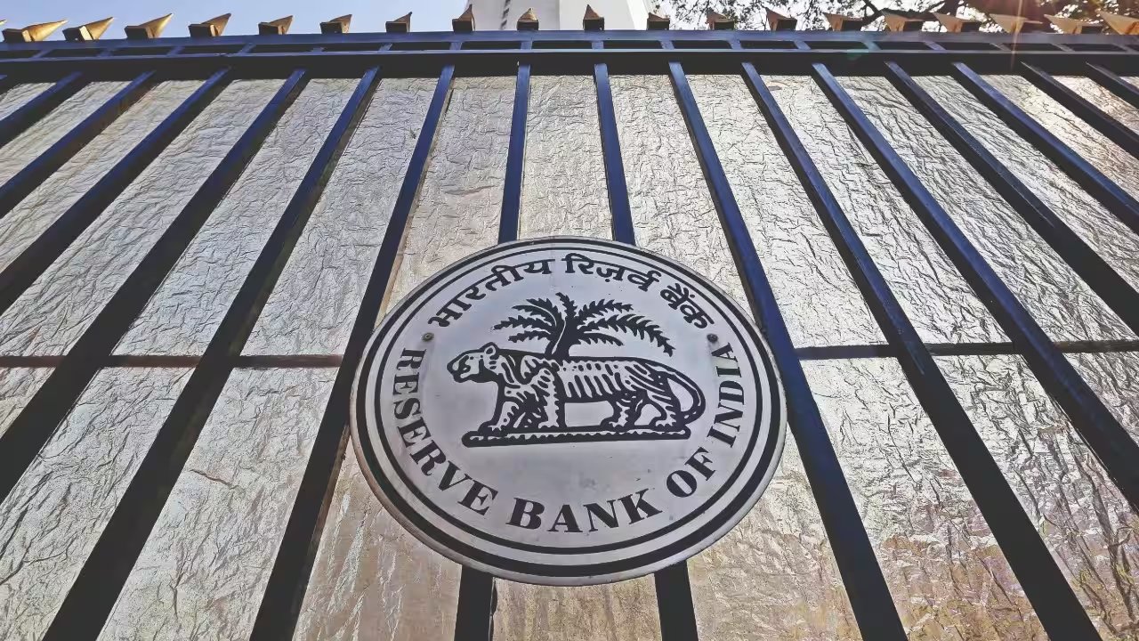 RBI Purchases $43.3 Billion in Dollars, Surging 132%, in August 2026