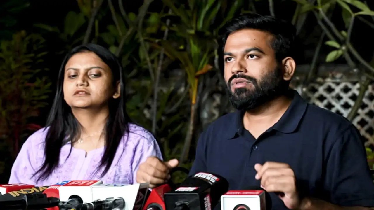 Abhijeet Dipke Threatens Jail Over Flag‑Waving Protest at Central Park, Oct 16