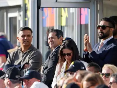 Abhishek Bachchan Shares Moment With Rahul Dravid at ETPL Inaugural