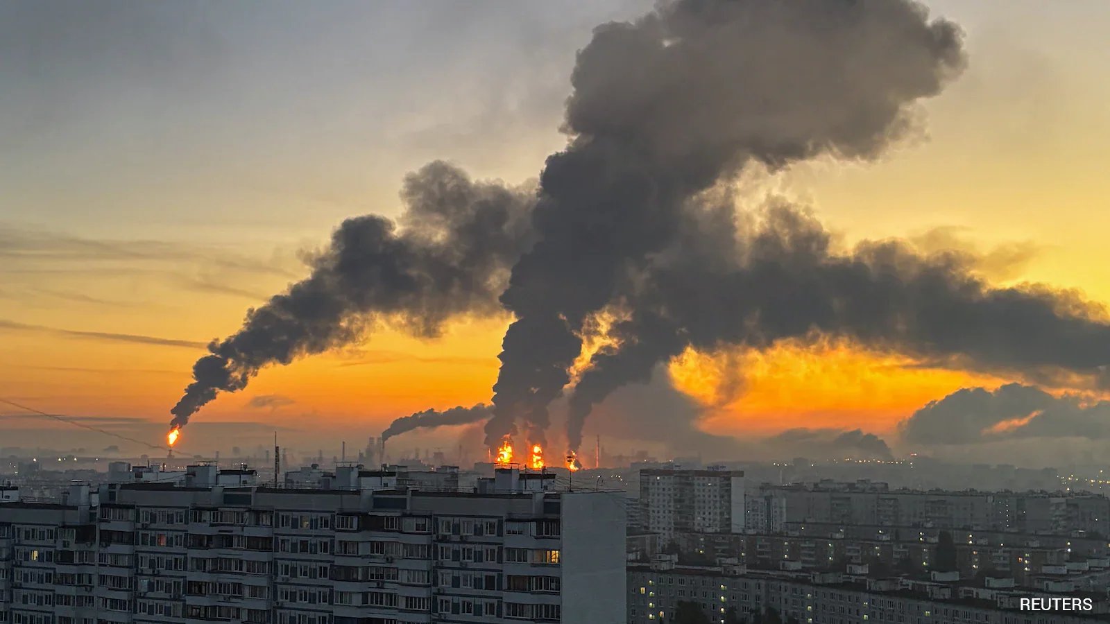 Zelensky Orders Ukraine to Strike Russian Refinery 300km from Moscow