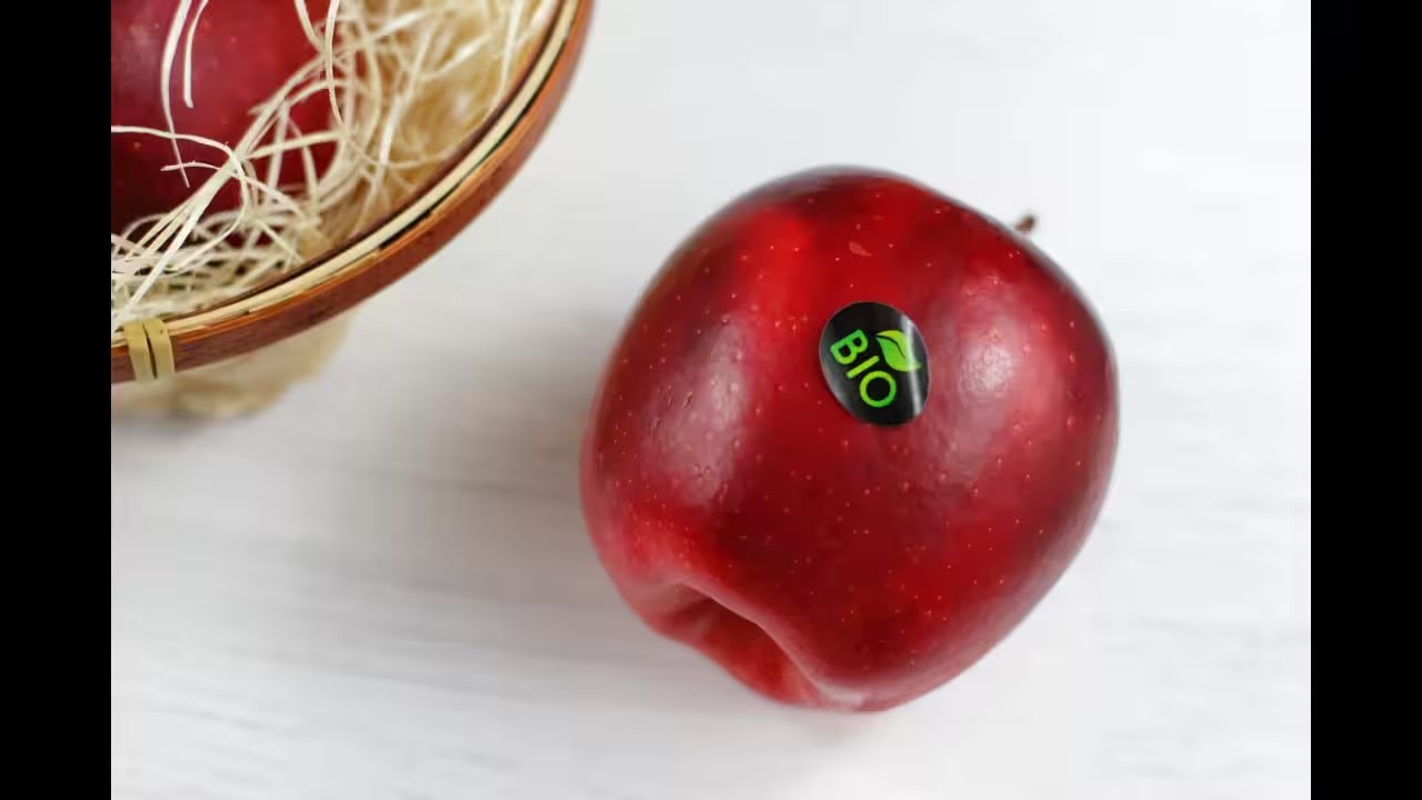 FSSAI Warns: Peel Stickered Apples Before Eating Every Time