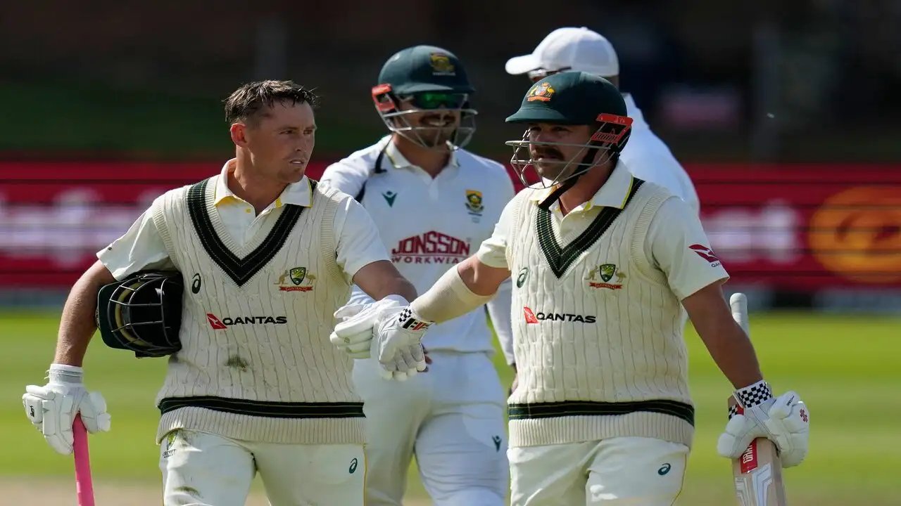Labuschagne Flounders as Australia Chase 170, Head Steadies Ship At 87
