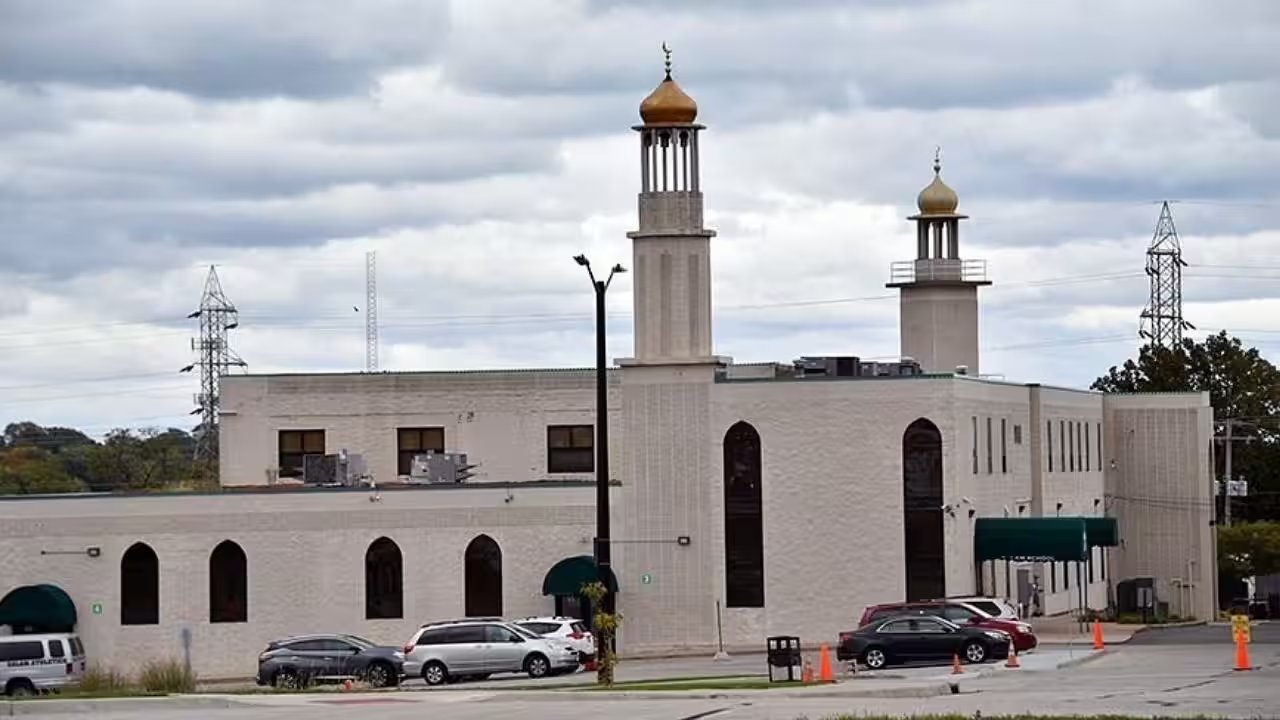Judge Orders Deportation of Milwaukee Mosque Leader Sarsour Amid West Bank Threat