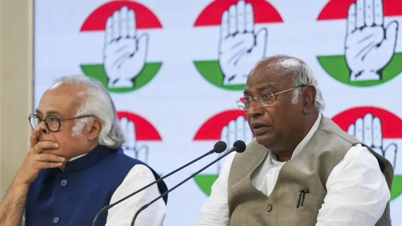 Congress Blasts Modi Over 100% U.S. Tariff Threat on Russian Oil