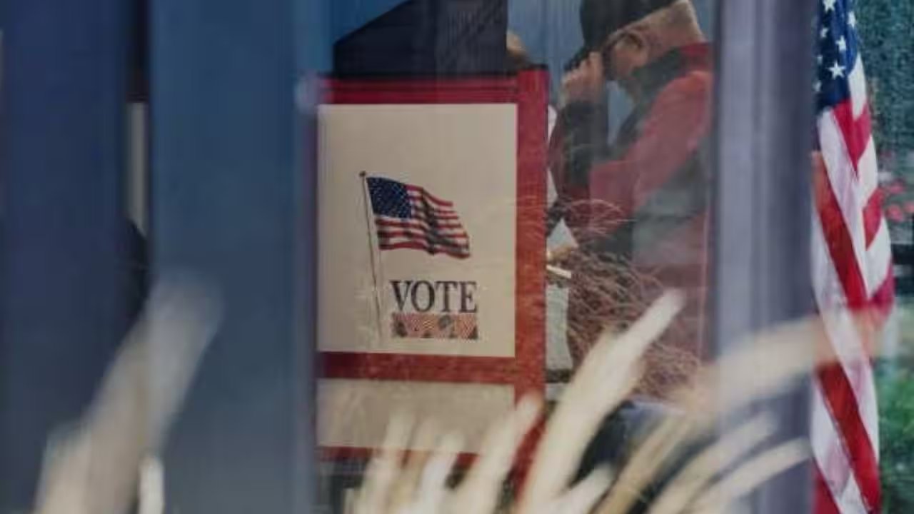 FBI, CISA Warn Officials of AI-Boosted Cyber Threats Before November Midterms