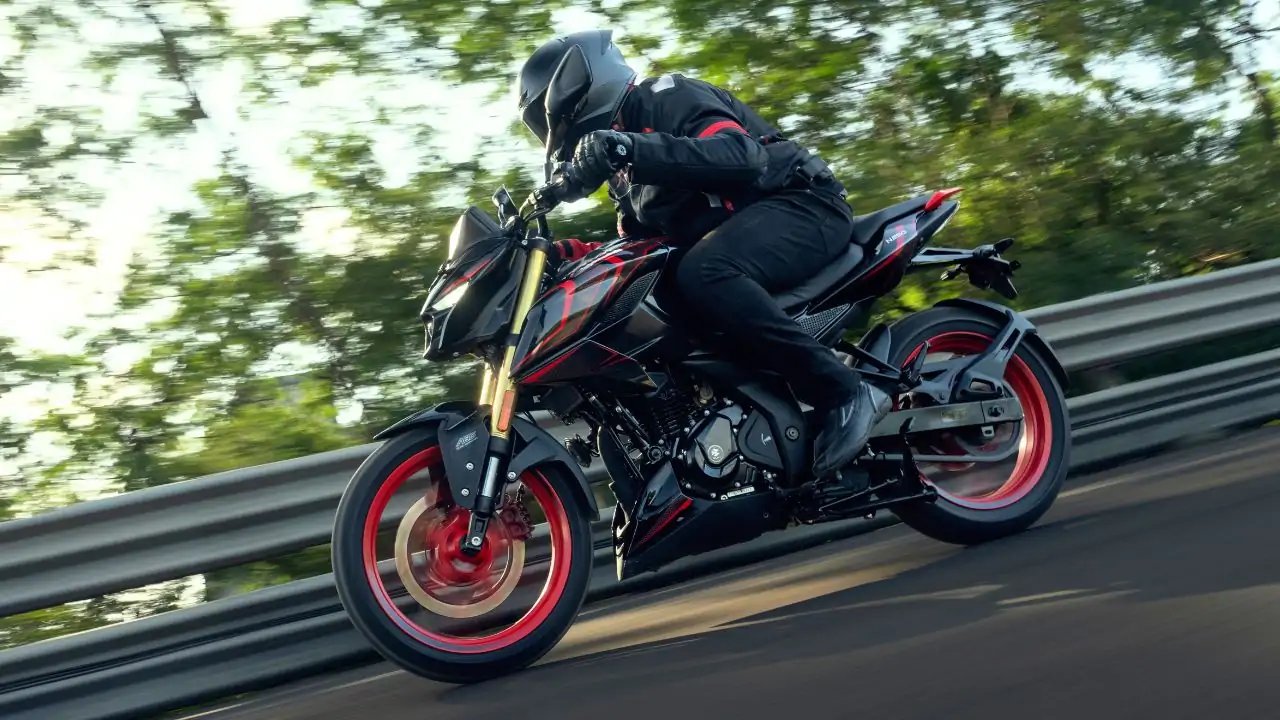 Bajaj Pulsar N250SS Launches at ₹1.59 Lakh, Six‑Speed Upgrade