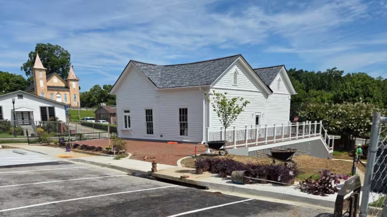 Acworth City Moves $500,000 McCray House to Save It as Bizarre Coffee Shop