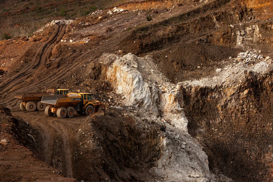 Tata Motors' EVs Face Lithium Cost Surge of 106%