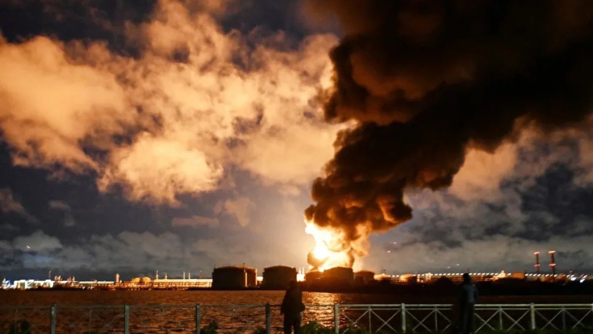 Ukraine Launches 1,015 Drones, Fires St. Petersburg Oil Terminal