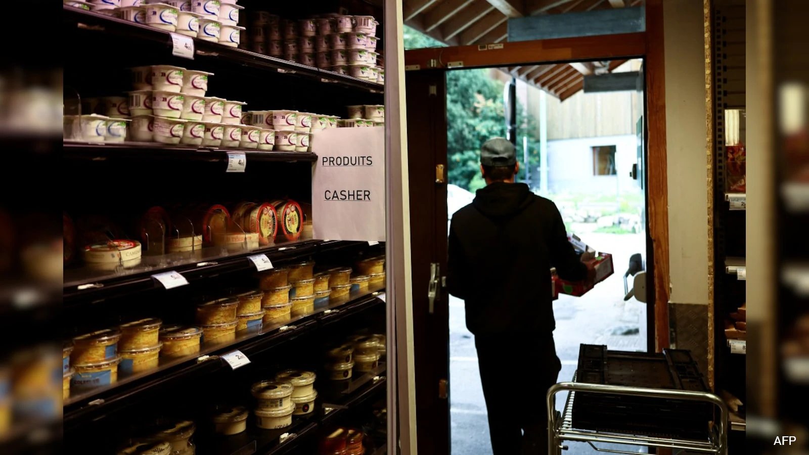 French Grocery Chains Hit by Cyberattack, 300 Stores Lose Refrigeration