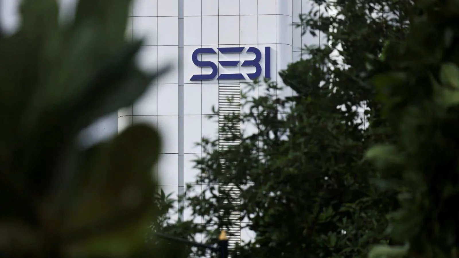 Omaxe Faces ₹1.92 Cr Fine, One-Year Market Ban After SEBI Probe