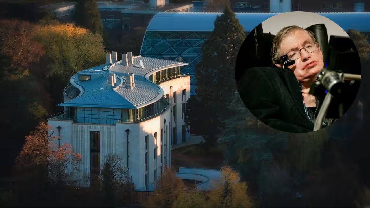 Stephen Hawking Authors Best‑Seller A Brief History of Time at 5 West Road Villa