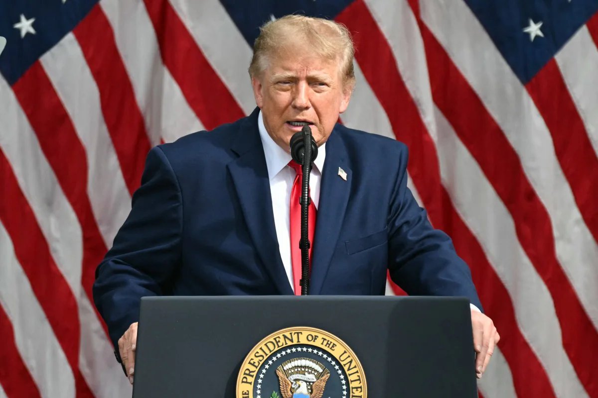 Trump Announces 250‑Foot Arch Near Arlington to Double as Military Complex