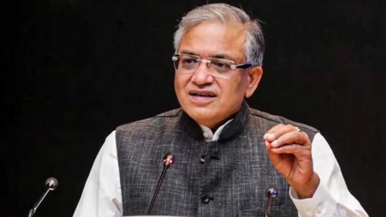 Supreme Court Issues Notice to Election Commission Over SIR Row
