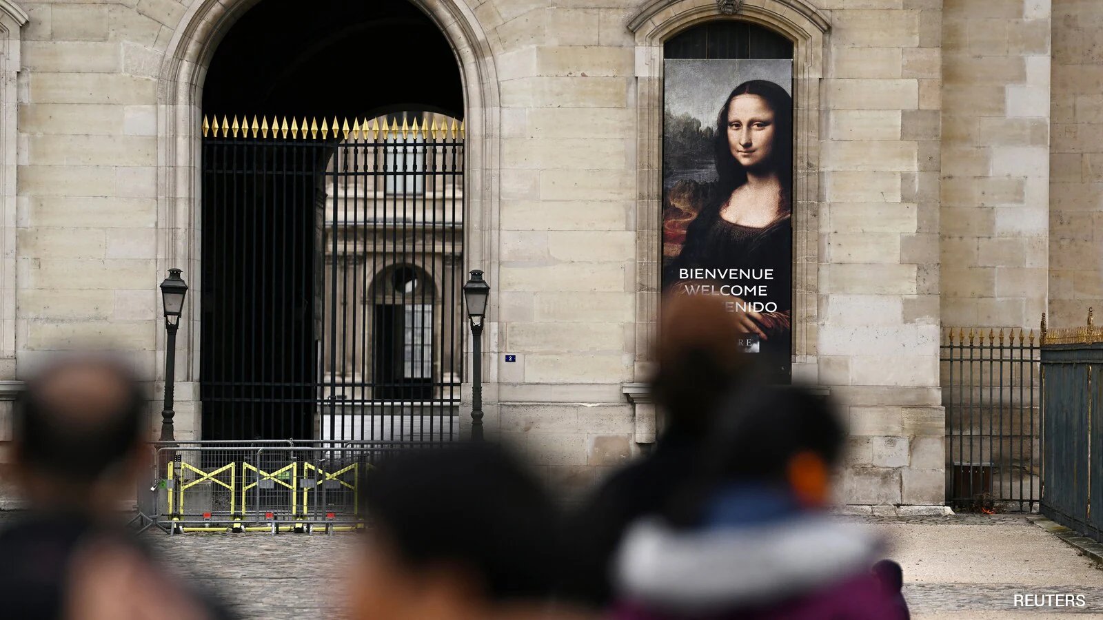 Louvre Locks Gates, Paris Museums Close Ahead of Protests