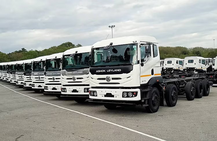 Ashok Leyland Secures ₹7,379 Crore Credit Ratings, Boosts Fleet Financing