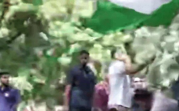Rahul Gandhi Leads 200‑Member Protest to ECI, Demands CEC Resignation