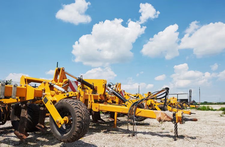 Tractor Retail Jumps 13.75% to 76,906 Units, CE Sees 38% Surge