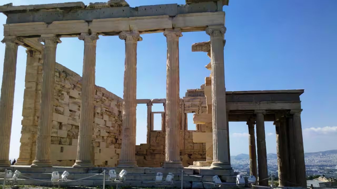 Marble Heirloom Décor: How a 2.6‑Pound Greek Fragment Transforms Home Style