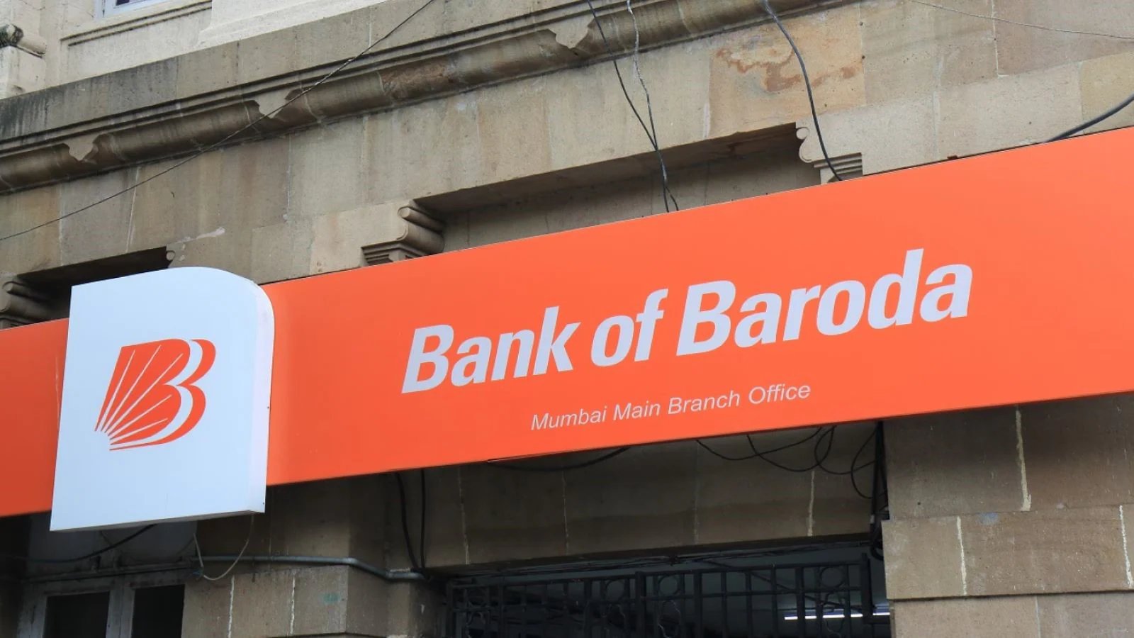 Bank of Baroda Shares Dip 3% to ₹231.4 Amid $15B Lawsuit