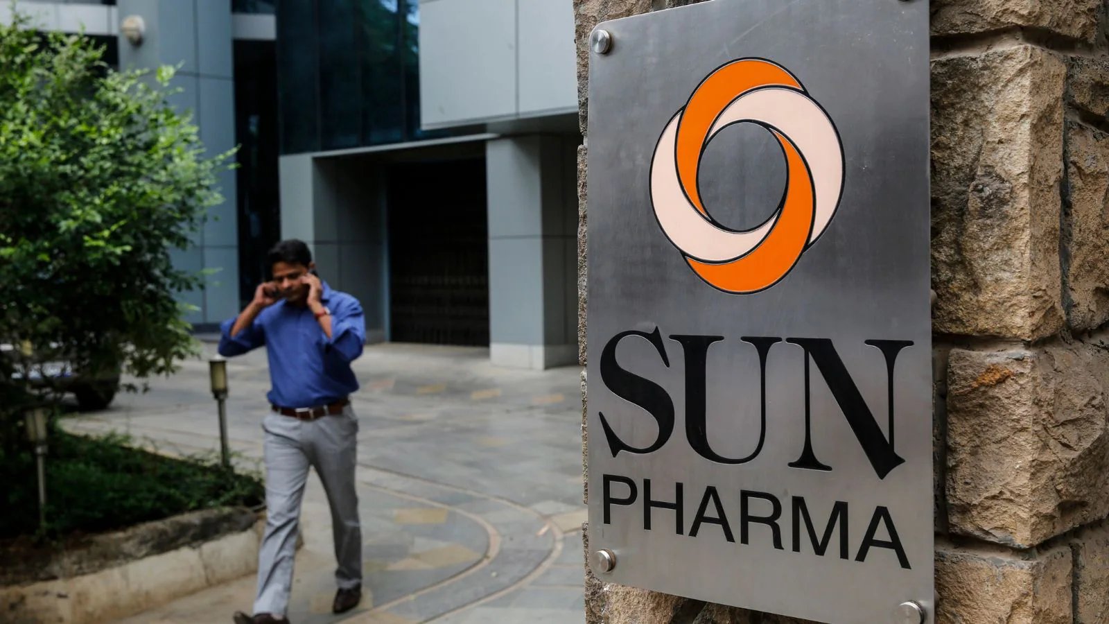 Sun Pharma Eyes ₹15,000 Cr NCD Issue; Board Set for Oct 12